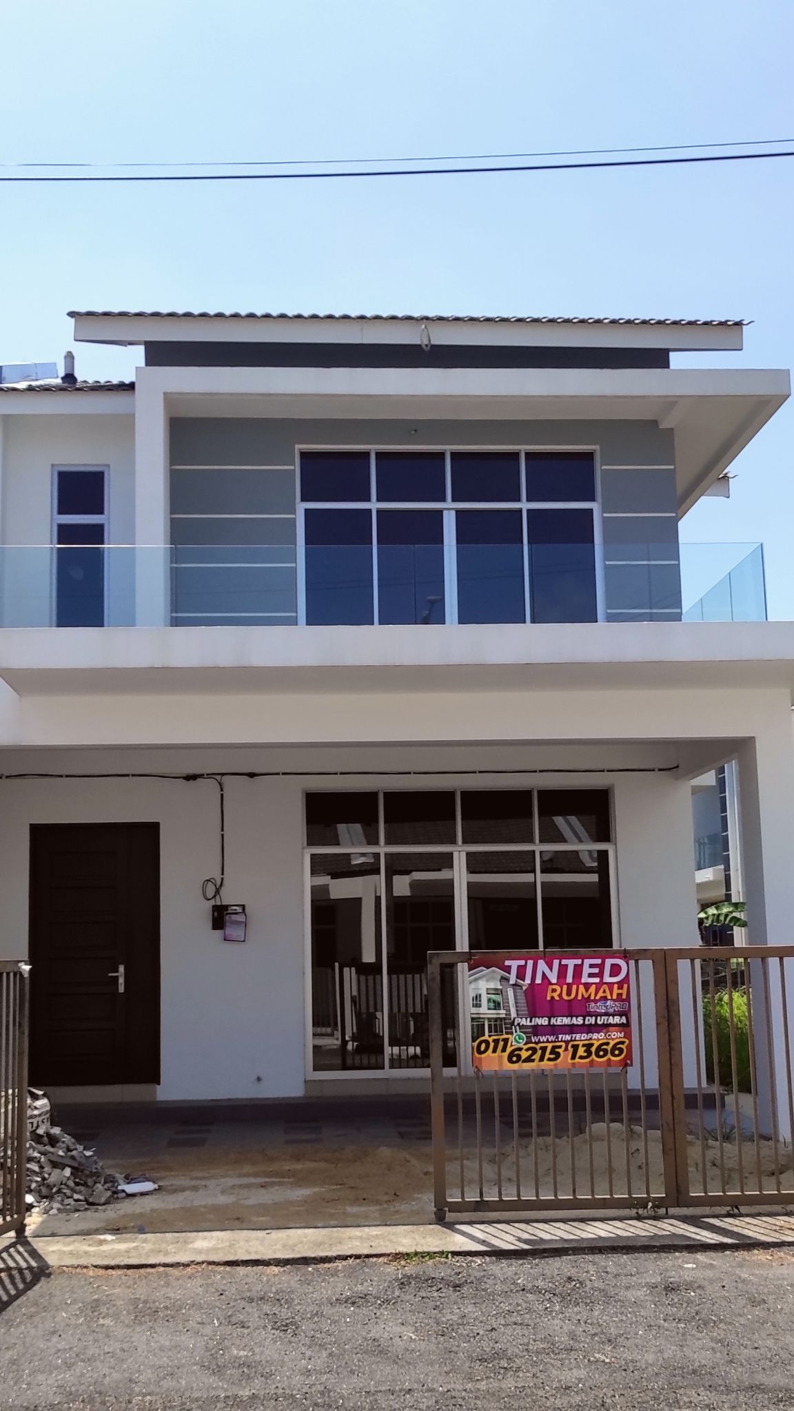 Pemasangan tinted rumah di Taman Kerian Putra, Parit Buntar, Perak
